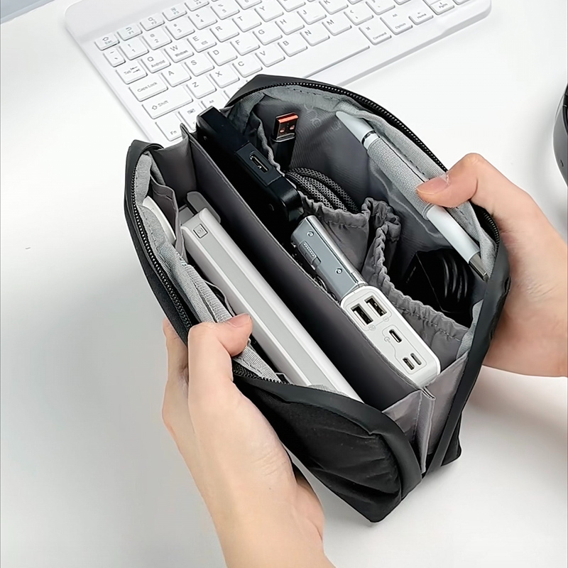 Tech Accessories Storage - Organizzatore per cavi a forma di